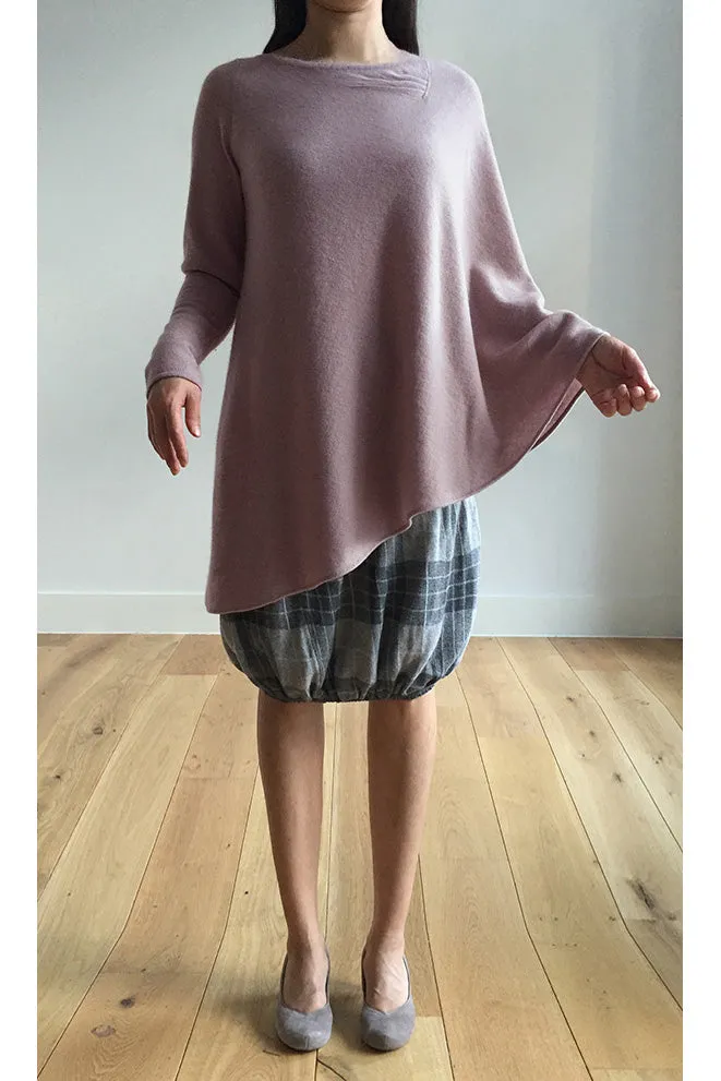 One sleeve cashmere poncho in Nude pink