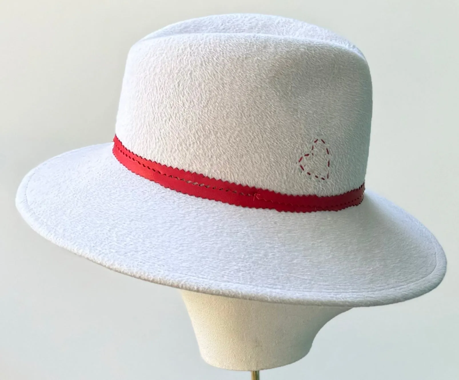 The Sweet Fedora in Bone